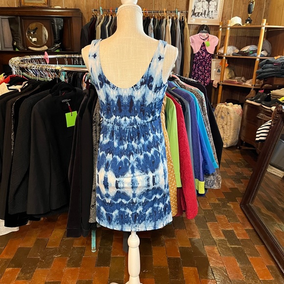J Valdi size Small blue tie dye mini dress with front pockets. - Picture 3 of 4